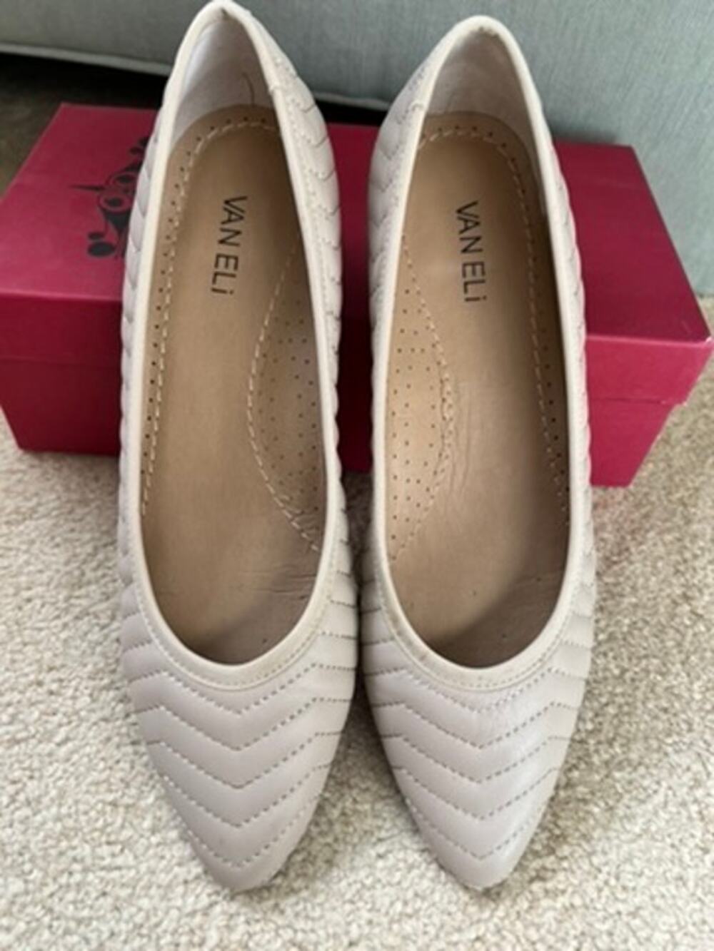 Vaneli Ginebra Ecru Nappa Leather Ballet Flats Chevron Quilted Pointed Toe 9N